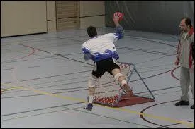 Combien de fois de suite peut-on toucher le trampoline ?