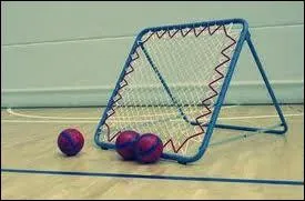 Que se passe-t-il quand la balle touche le sol ?