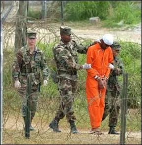 En janvier 2012, la prison de Guantanamo 'fte' ses :