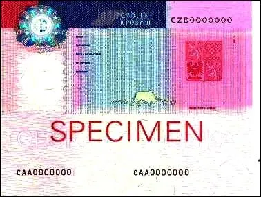 Quel document un tranger doit-il avoir sur lui quand il vit et travaille en France ?