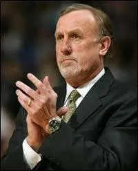 Qui est le coach des Minnesota Timberwolves ?