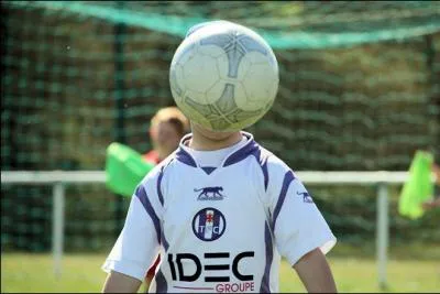 Le foot lui a pris la tte. Ce joeur fait partie de l'quipe de...