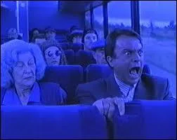 Sam Neill, visible sur la photo, passe par de sales moments dans ce film dans lequel il recherche un clbre crivain de romans d'horreur, Sutter Crane. Quel est ce film de John Carpenter ?