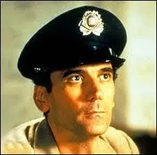 Ce film absolument merveilleux, qui en plus se droule dans des paysages somptueux, raconte la rencontre d'un facteur avec le pote Pablo Neruda que joue Noiret. C'est ?