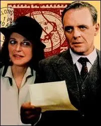 Ce trs beau film raconte les changes pistolaires et les commandes de livres d'une amricaine auprs d'un libraire anglais. Il est jou par Anne Bancroft et Anthony Hopkins. Quel est le titre ?