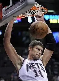 Qui est ce pivot, 10me de la draft 2008 ?