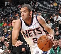 Qui est ce meneur, double champion NBA avec les Lakers (2009 et 2010) et finaliste du championnat NCAA avec les Bruins de UCLA en 2006 ?