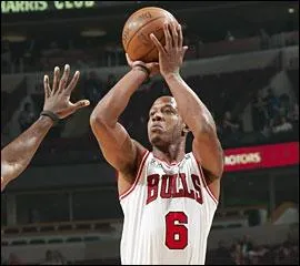 Qui est cet arrire, ancien joueur du Magic et des Bulls ?