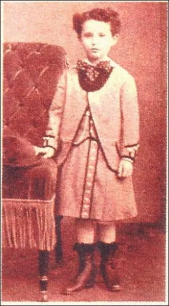 Qui tait ce petit garon ?