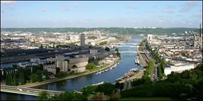 La longueur de la Seine qui coule à Paris est de :