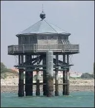 Quel est le nom de ce phare difi au large de La Rochelle, et qui est la rplique d'un phare sud-amricain ?