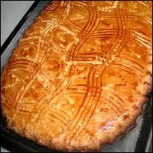 Ce gteau rgional tait servit autrefois lors des repas des moissons, des battages et des vendanges :