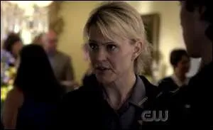 De qui le shérif de Mystic Falls est-elle la mère ?