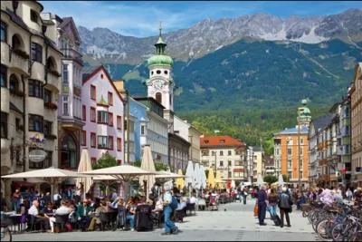La Rpublique d'Autriche est divise en neuf lands. Duquel d'entre-eux la ville d'Innsbruck est-elle la capitale ?