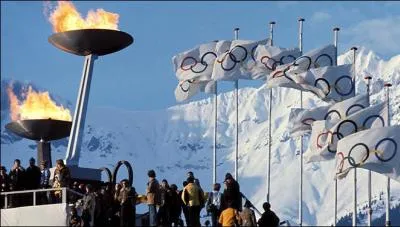 C'est  Innsbruck que se droulent actuellement (janvier 2012), les Jeux olympiques d'hiver de la jeunesse. La ville a dj accueilli par deux fois les JO d'hiver. En quelles annes ?