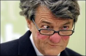 Jean-Louis Borloo cuvais quand les polissiers l'on emballé. Leurs macaques font malotrus !