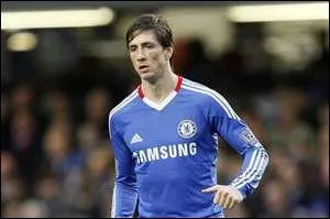 Rapidement, le cas Torres fait dbat  Chelsea. Les anciens du club se dchirent  ce sujet. L'un d'eux le dfend en disant que tant que Chelsea gagne, on se fiche du buteur, qui est-ce ?