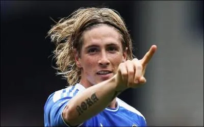 Au match suivant, Torres veut se rattraper. Il marque face  Swansea, et semble parti pour livrer un beau match. Mais le Malin veille, et stoppe les lans angliques du mec au serre-tte Comment ?