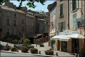 Qu'achetait-il tous les matins dans une chanson de Joe Dassin ?