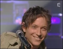 Dans quelle chanson Raphal chante-t-il ' Comme dans un songe on croit trouver de l'or, le matin au rveil c'est un peu de soleil' ?