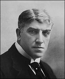 Le plus grand comdien de son poque  l'gal de Sarah Bernhardt avec qui il joua rgulirement, il fut clbre pour ses aventures fminines (1860-1925).