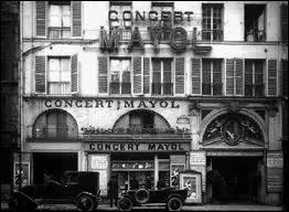 'Fondateur' d'une famille de comdiens, originaire de Toulon (1868-1933), il fut d'abord mime avant de devenir 'comique excentrique' au Concert Mayol  Paris.