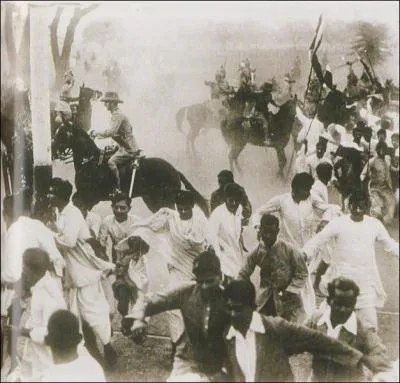 L'Angleterre promulgue une loi qui prolonge les restrictions des liberts pendant les hostilits. Pour protester, Gandhi lance la suspension de l'activit en Inde. Qu'arriva-t-il par la suite ?