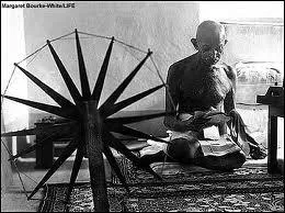 En 1919, Gandhi invente un nouveau mot d'ordre : la non-coopration. Il s'agit de :