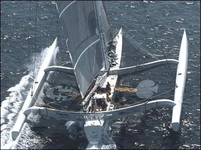 Pour le trophée Jules-Verne, Olivier de Kersauson avait fait construire un énorme trimaran (34 m de long sur 22 de large) qu'il avait baptisé --------------.