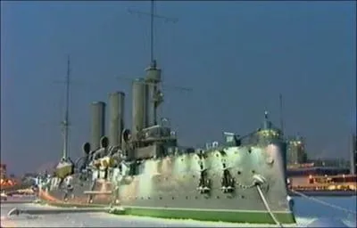 Le signal de la prise du Palais d'hiver et de la Révolution russe le 25/10/1917 fut donné par un tir à blanc du croiseur...