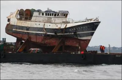À quoi serait dû l'accident dramatique qui a fait sombrer le Bugaled Breizh chalutier du Guilvinec, entraînant la mort des cinq marins à bord ?
