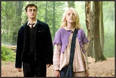 Luna dit  Harry que loin de ses amis il est moins :