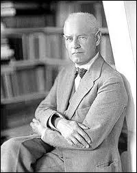 Cet anglais fut Prix Nobel de littrature. Il est notamment l'auteur d'une formidable saga, relatant l'histoire d'une famille de commerants anglais sur un sicle, La dynastie des Forsythe