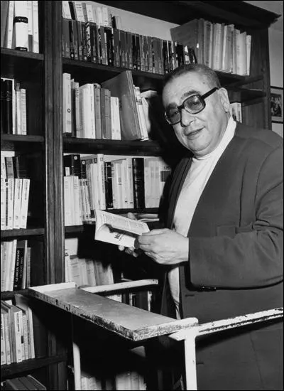 Ce franais a produit nombre de livres et de hros typs et trs drles et enlevs, dans le style polar. Son Imogne Mac Carthery, celle des livres, et son petit monde, sont  dcouvrir !