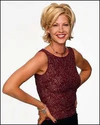 Voici Dharma, de l'excellente srie Dharma et Greg. Elle est d'un milieu baba cool contestataire, il est fils de bonne famille. O se sont-ils rencontrs pour se marier immdiatement ?