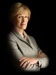 Glenn Close, la star, la peste qu'on adore dtester, dans l'un de ses rles de s... . pe ultra-comptente qu'elle affectionne. La srie, c'est Damages, et son rle est celui de ?