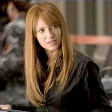 Anna Torv a la lourde tche d'interprter deux rles diffrents dans Fringe, dans deux mondes diffrents. A l'image, est-ce Olivia ou Faux-livia ?