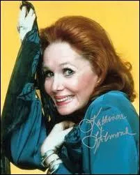 Avouons-le, celle qui avait le meilleur rle et les plus belles rpliques dans Madame est servie, c'tait la mre d'Angela, trs bien joue par Katherine Halmond, et prnomme dans la srie ?