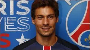 Son exprience  Tottenham en Angleterre a t un chec :