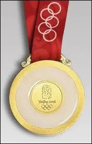 Le mot 'Crack', au sens d'as, personne qui excelle dans un domaine, devrait tre remplac par ?