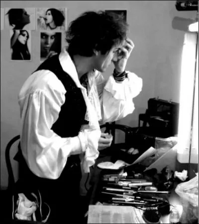 O a-t-il vcu neuf ans ?