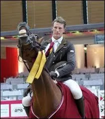 Quel est le nom de l'talon le plus connu ? (il a le sourire sur la photo ! )