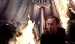 Comment s'appelle ce professeur qui est aussi un loup-garou ?