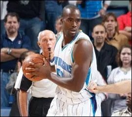 Qui est ce pivot champion NCAA avec Connecticut, lu meilleur joueur du final four en 2004, ancien joueur des Charlotte Bobcats et 2me de la draft 2004 ?