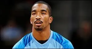 Qui est cet arrire, ancien joueur des Denver Nuggets et des New Orleans Hornets ?