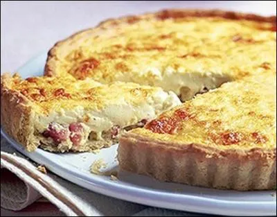 Traditionnellement dans une quiche lorraine on met :