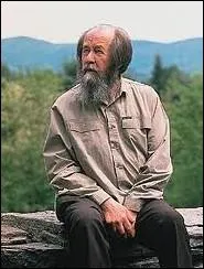 Quel prix nobel est dcern  l'crivain-dissident russe Alexandre Soljenitsyne en cette anne ?