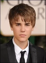 Qui est ce chanteur mondialement connu qui fait rver des millions d'adolescents ?