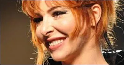 Comment s'appelait le premier album de Mylène Farmer ?