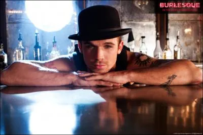 Je suis Jack dans 'Burlesque' de Steve Antin. Dans 'Twilight' je joue le rle de ... ?